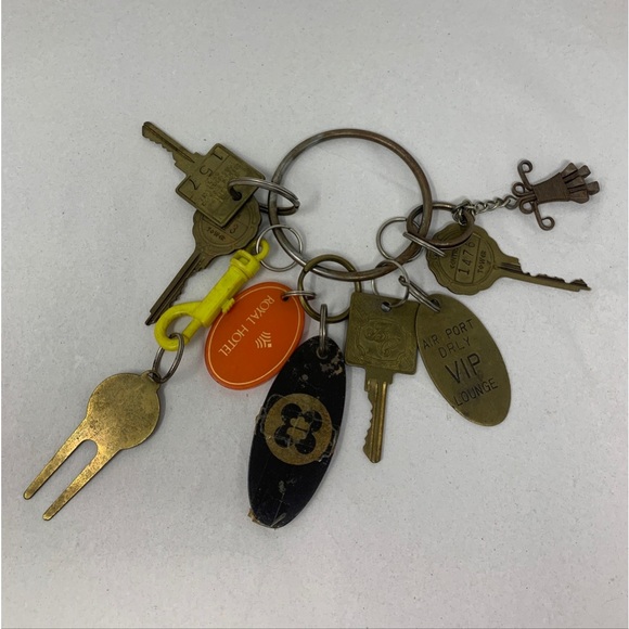 Vintage Other - RARE Vtg Las Vegas KEYS hotel casino Keys! Las Vegas history!